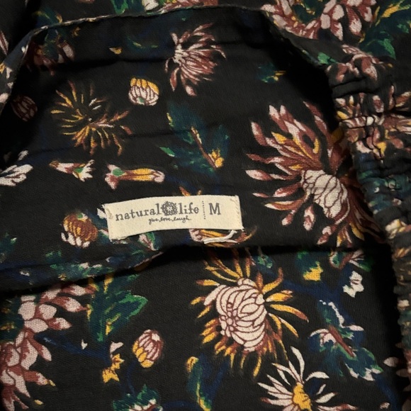 NATURAL LIFE Asymmetrical Skirt - Black with Sunflower Floral - Picture 3 of 10